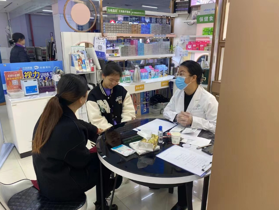 眼科知名专家来坐诊，零距离解决您的眼部疑问